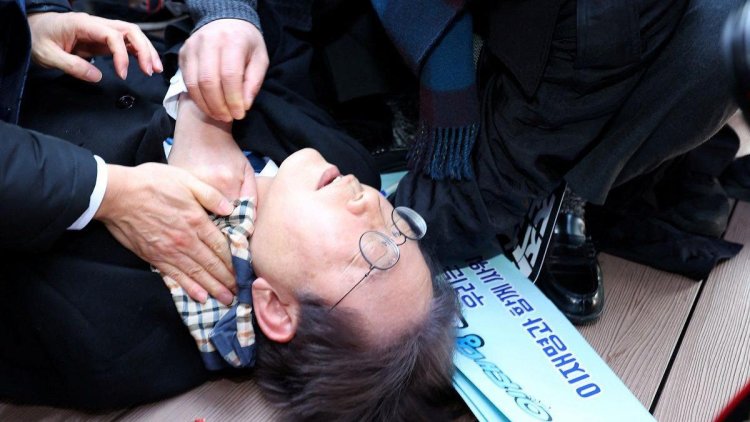Pemimpin oposisi Lee Jae-Myung ditikam, tambah panjang daftar serangan terhadap politisi Korsel