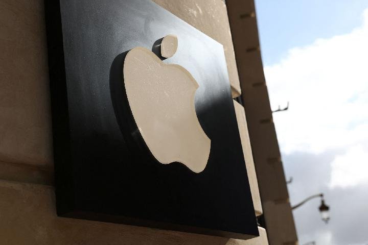 Apple Anjlok di Titik Terendah setelah Barclays Turunkan Peringkat Saham