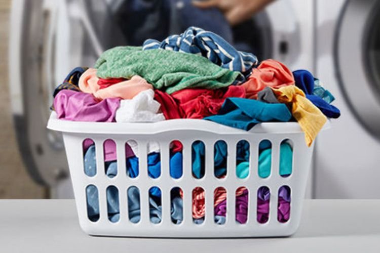 Bukan Hanya Laundry yang Bisa, Begini Tips Mencuci Pakaian Agar Wanginya Tahan Lama