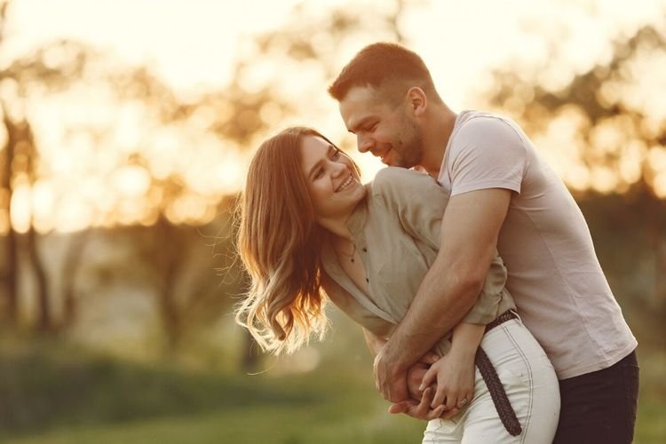 Bangun Rumah Tangga yang Awet dan Bahagia, Ini Tips Supaya Suami Semakin Cinta