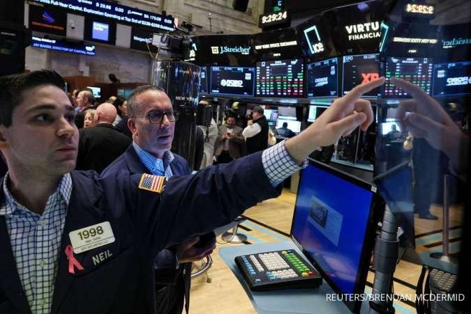 Wall Street Menguat, Investor Menimbang Data Inflasi