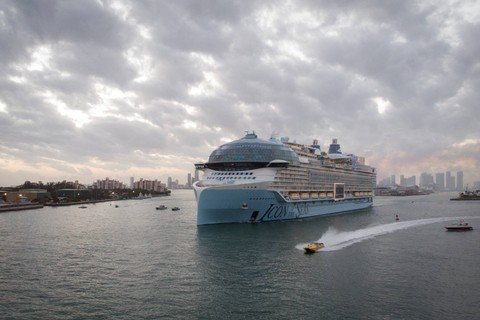 Foto: Kapal Pesiar Terbesar di Dunia Berlayar untuk Pertama Kalinya