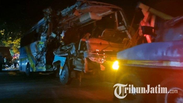 Kengerian Kecelakaan Maut Bus Rombongan Ziarah Wali di Gresik,Serpihan Tubuh Korban Berceceran