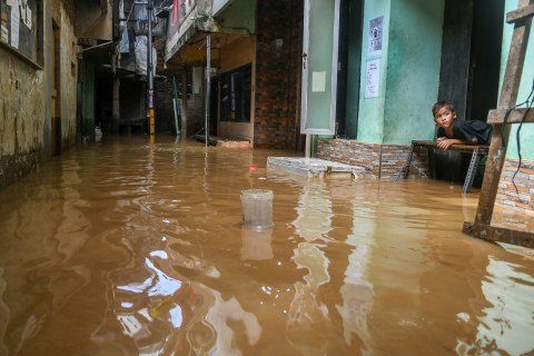 Banjir di Jakarta Meluas, Kini 17 RT dan 16 Ruas Jalan Tergenang