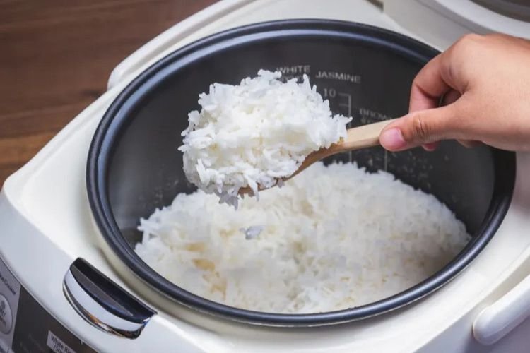 Manfaat Merendam Beras 30 Menit Sebelum Dimasak, Nasi di Panci Rice Cooker Bakal Seenak Buatan Restoran