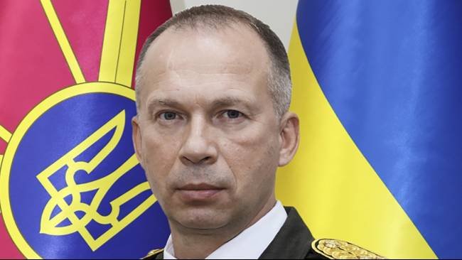 Zelenskyy Copot Panglima Militer Lendaris Jenderal Zaluzhny, Spekulasi Merebak