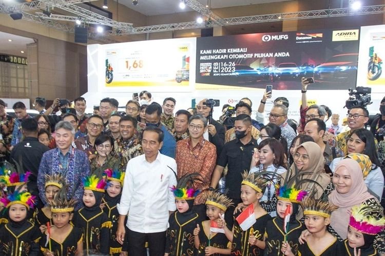 Jokowi Teken Keppres Tukin Bawaslu Dua Hari Jelang Pencoblosan, Ini Penjelasan Istana