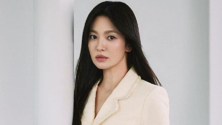 Song Hye Kyo akan Jadi Biarawati Pengusir Setan di Film Dark Nuns