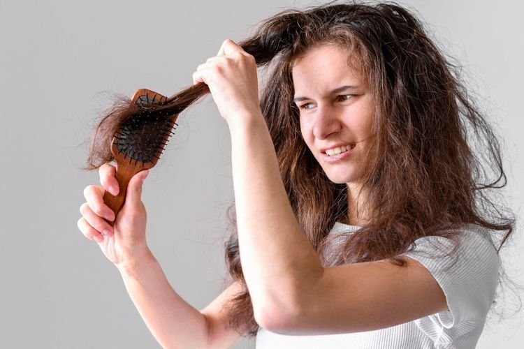 Gak Perlu Mahal, Rahasia Melembutkan Rambut yang Kering dan Kasar Cukup dengan Cara Ini