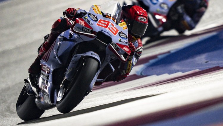 Marc Marquez Kecelakaan Kencang di Tes MotoGP Qatar 2024, Tapi Mukanya Bahagia