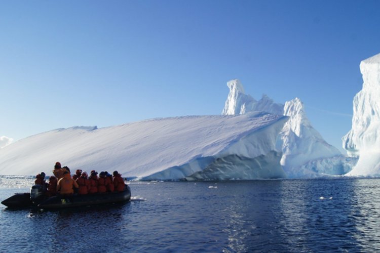 Terisolasi dari Dunia Luar, Peneliti di Antartika Mulai Mengembangkan Aksen Baru