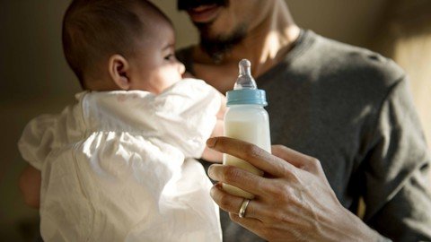 Penyebab Bayi Menolak Minum Susu Formula