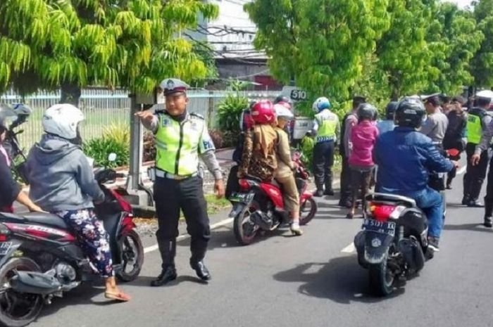 Serius Razia STNK Mulai Hari Ini Se-Indonesia Telat Bayar Pajak 3 Tahun atau Lebih Auto Dikandangin?
