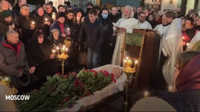 Slogan Anti-Putin Penuhi Pemakaman Alexei Navalny, Polisi Rusia Bergeming
