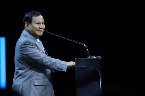 Populer: Prabowo Lunasi Utang di Bank Mandiri; THR PNS 100 Persen Tahun Ini