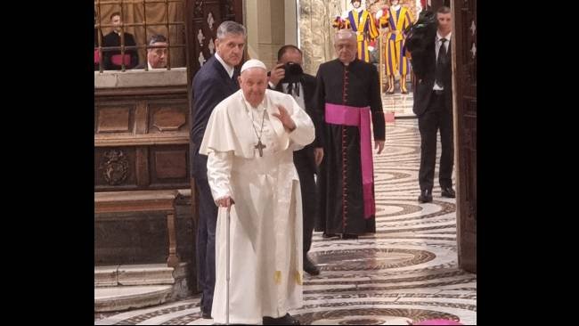 Paus Ingin Ukraina Berani Kibarkan Bendera Putih, Serukan Negosiasi Akhiri Perang dengan Rusia