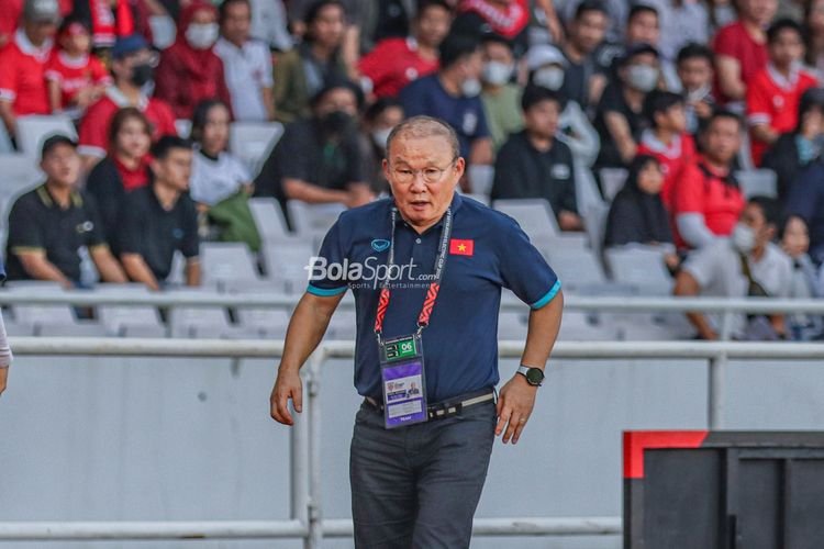Philippe Troussier Didepak Usai Vietnam Dipermalukan Timnas Indonesia, Fans Ngemis Park Hang-seo Kembali