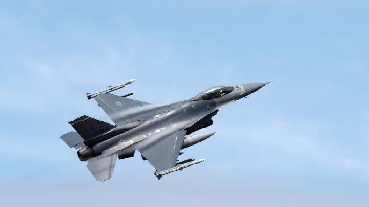Putin Tak Serang Anggota NATO, Tapi Ancam Tembak Jet F-16
