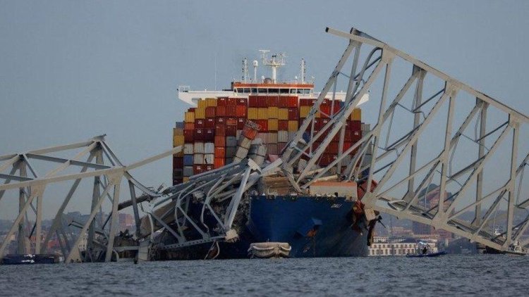 Jembatan Francis Scott Key di Baltimore roboh ditabrak kapal kontainer - Apa yang kita ketahui sejauh ini?
