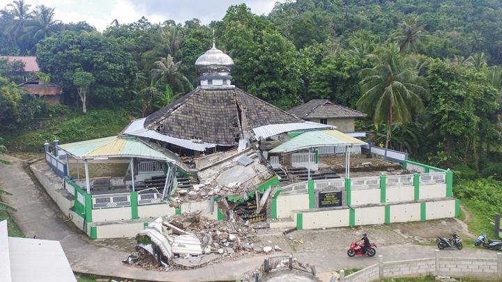 Sesar di Laut Jawa Masih Memicu Gempa Bawean sampai Malam Ini