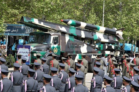 Foto: Iran Gelar Parade Militer, Rayakan Keberhasilan Serang Israel