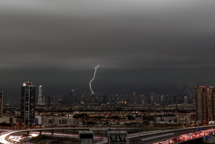 Pakar: UAE untuk Pertama Kali Saksikan Curah Hujan Terekstrem dalam 75 Tahun