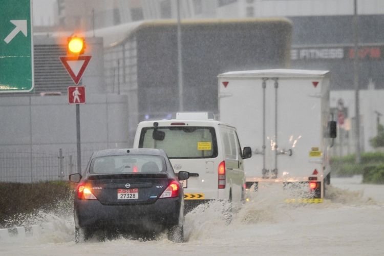 Terkenal Gersang, Mengapa Dubai Bisa Dilanda Banjir Besar?