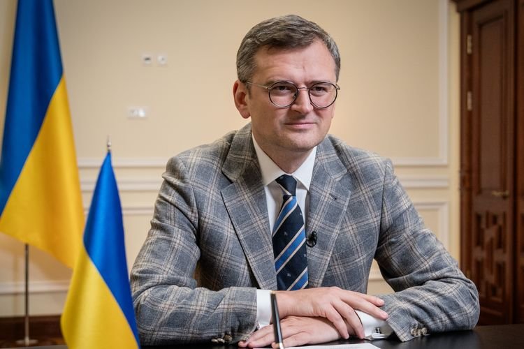 Ukraina Akan Panggil Warganya di Luar Negeri