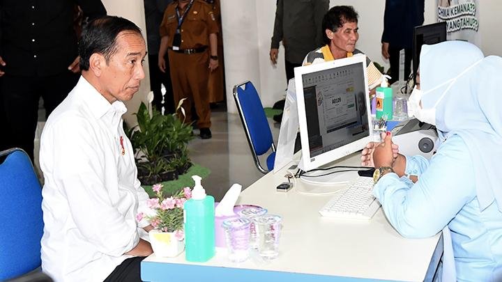 Terkini: Jokowi Keluhkan Rp 180 Triliun Hilang karena Pengobatan ke Luar Negeri, Es Krim Magnum Mengandung Plastik dan Logam