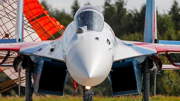 Melihat Kemampuan Sukhoi Su-35 yang Ditawarkan Rusia Ke RI